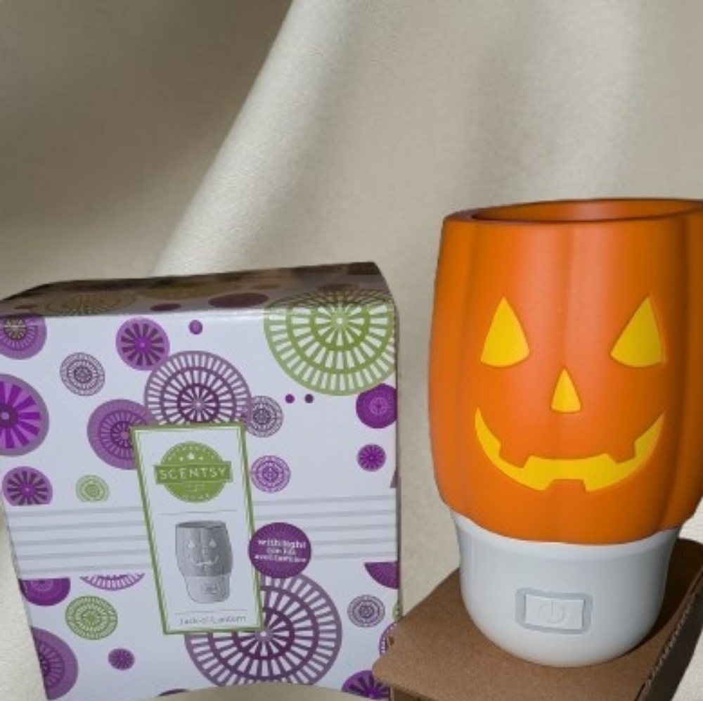 Scentsy Pumpkin Glow Wall Fan Diffuser Orange and Yellow